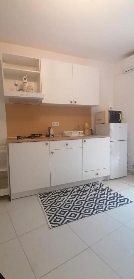 Apartmani Kristina ซริกเวนิซา ภายนอก รูปภาพ