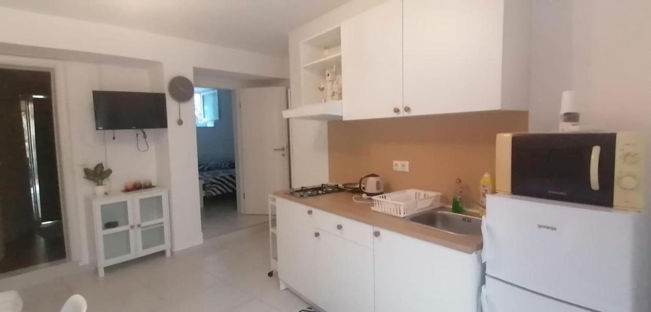 Apartmani Kristina ซริกเวนิซา ภายนอก รูปภาพ