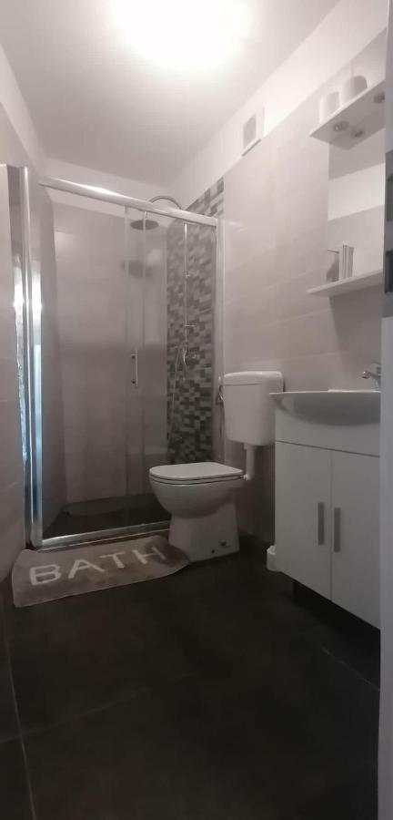 Apartmani Kristina ซริกเวนิซา ภายนอก รูปภาพ