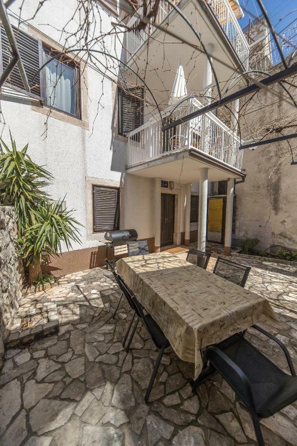 Apartmani Kristina ซริกเวนิซา ภายนอก รูปภาพ