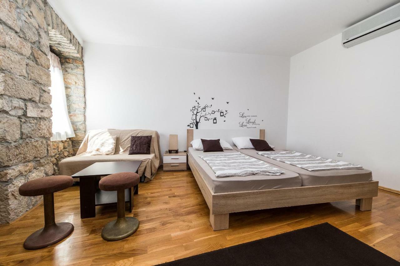 Apartmani Kristina ซริกเวนิซา ภายนอก รูปภาพ