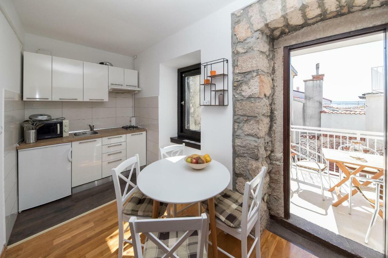 Apartmani Kristina ซริกเวนิซา ภายนอก รูปภาพ
