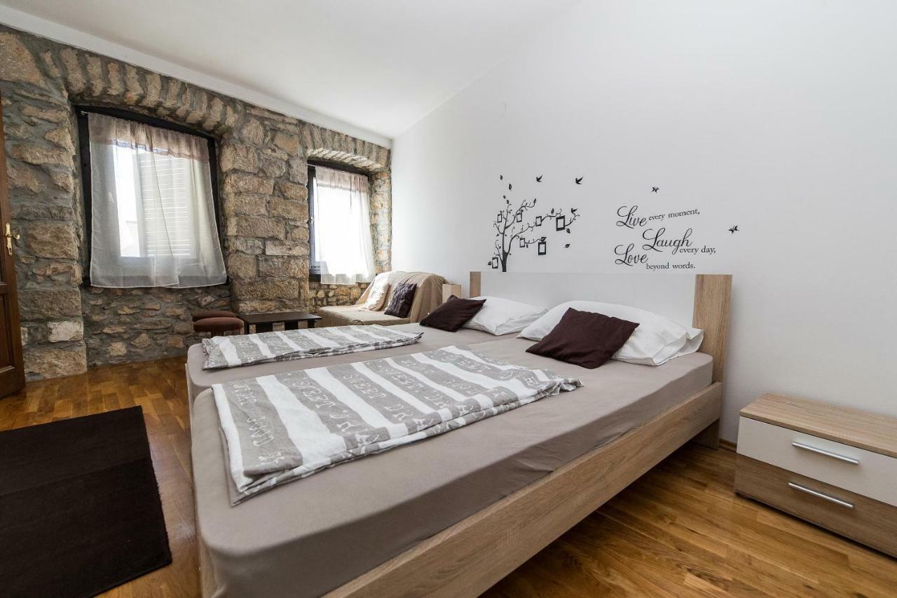 Apartmani Kristina ซริกเวนิซา ภายนอก รูปภาพ