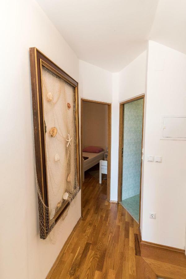 Apartmani Kristina ซริกเวนิซา ภายนอก รูปภาพ