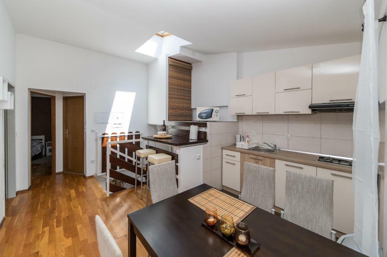Apartmani Kristina ซริกเวนิซา ภายนอก รูปภาพ