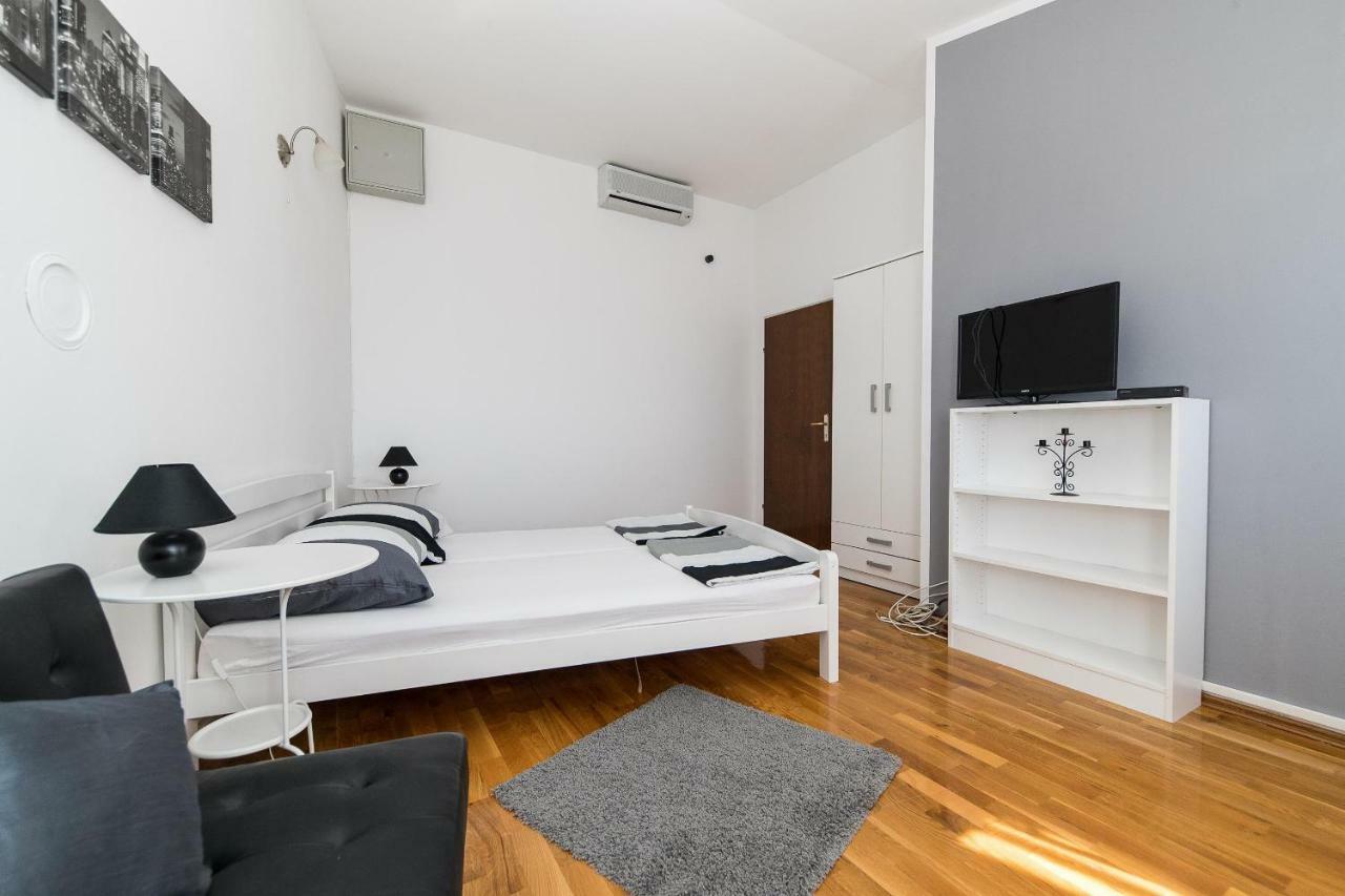 Apartmani Kristina ซริกเวนิซา ภายนอก รูปภาพ